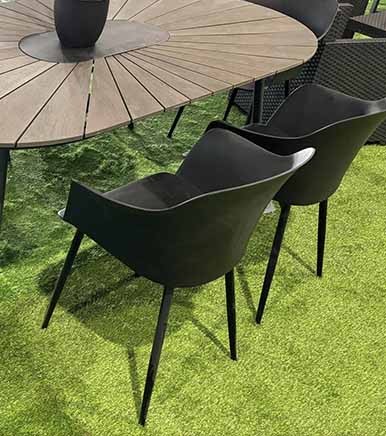 The Growing Popularity of Artificial Grass in Commercial Spaces